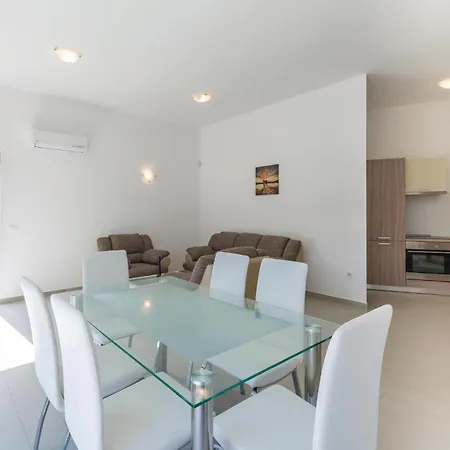 Gorgeous In Buici With Kitchen Buici (Istria)