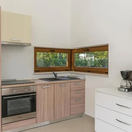Дом отдыха Gorgeous In Buici With Kitchen